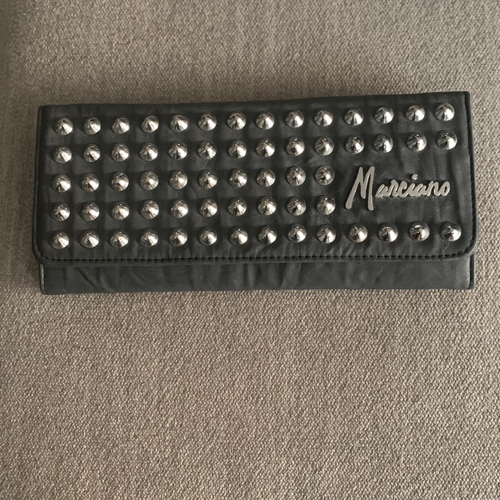 Guess wristlet